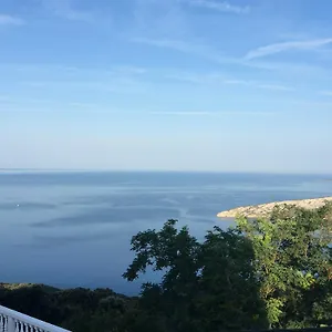 Apartman Ustrine